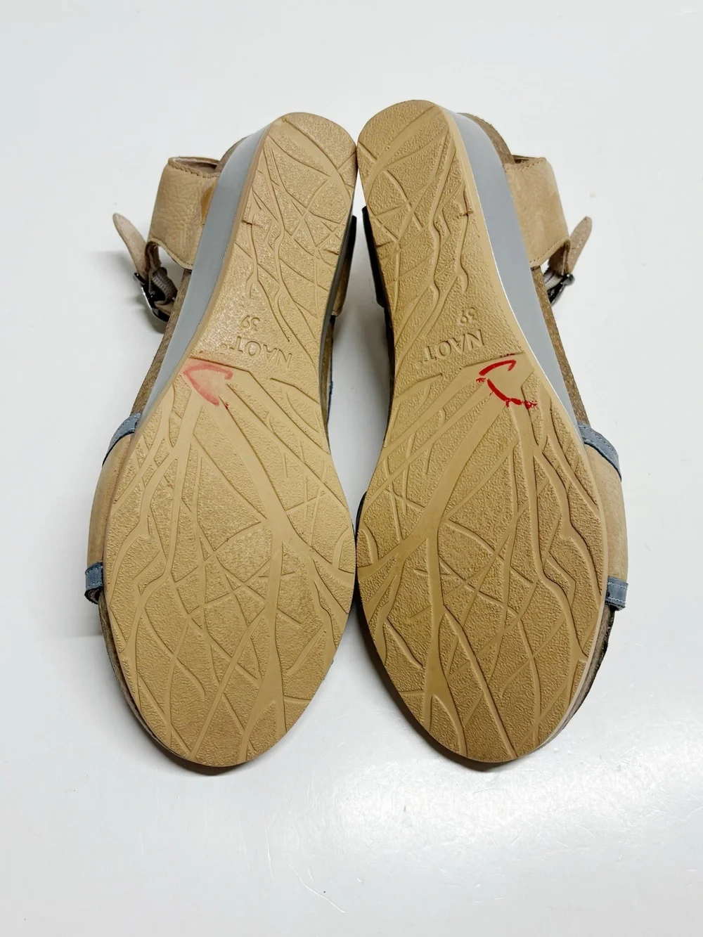 Naot comfortable open